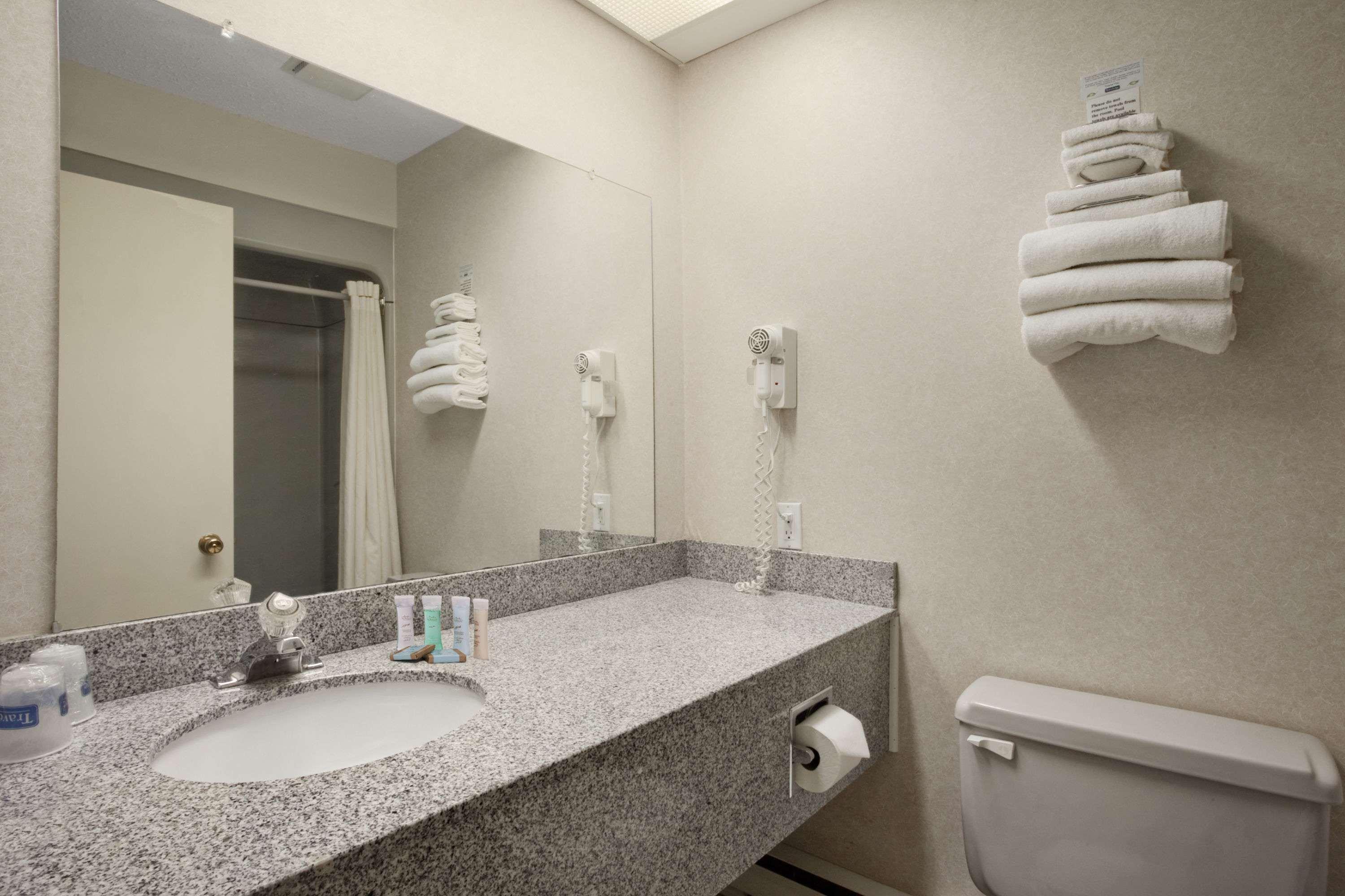 Travelodge By Wyndham Bracebridge Esterno foto
