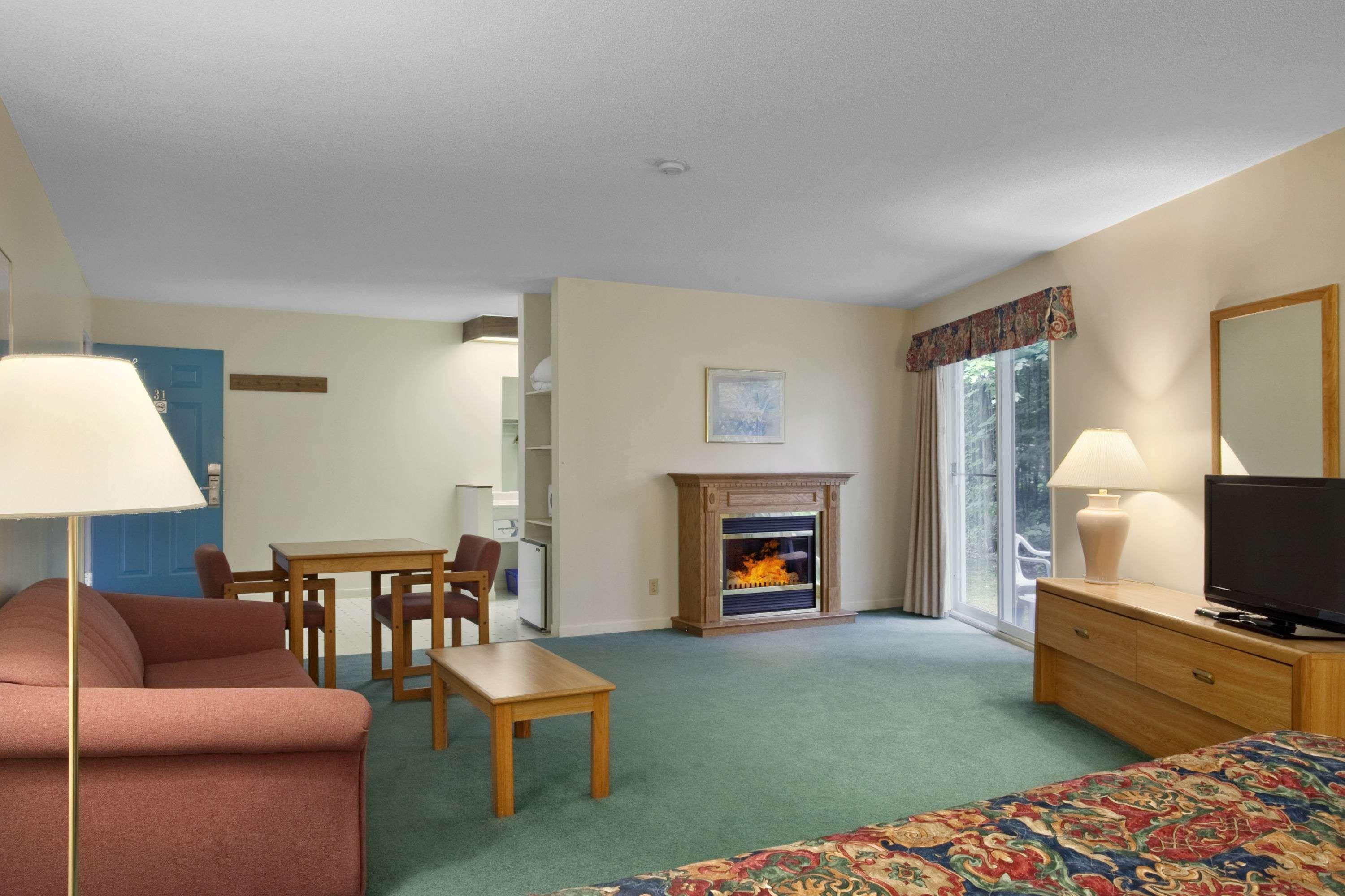 Travelodge By Wyndham Bracebridge Esterno foto