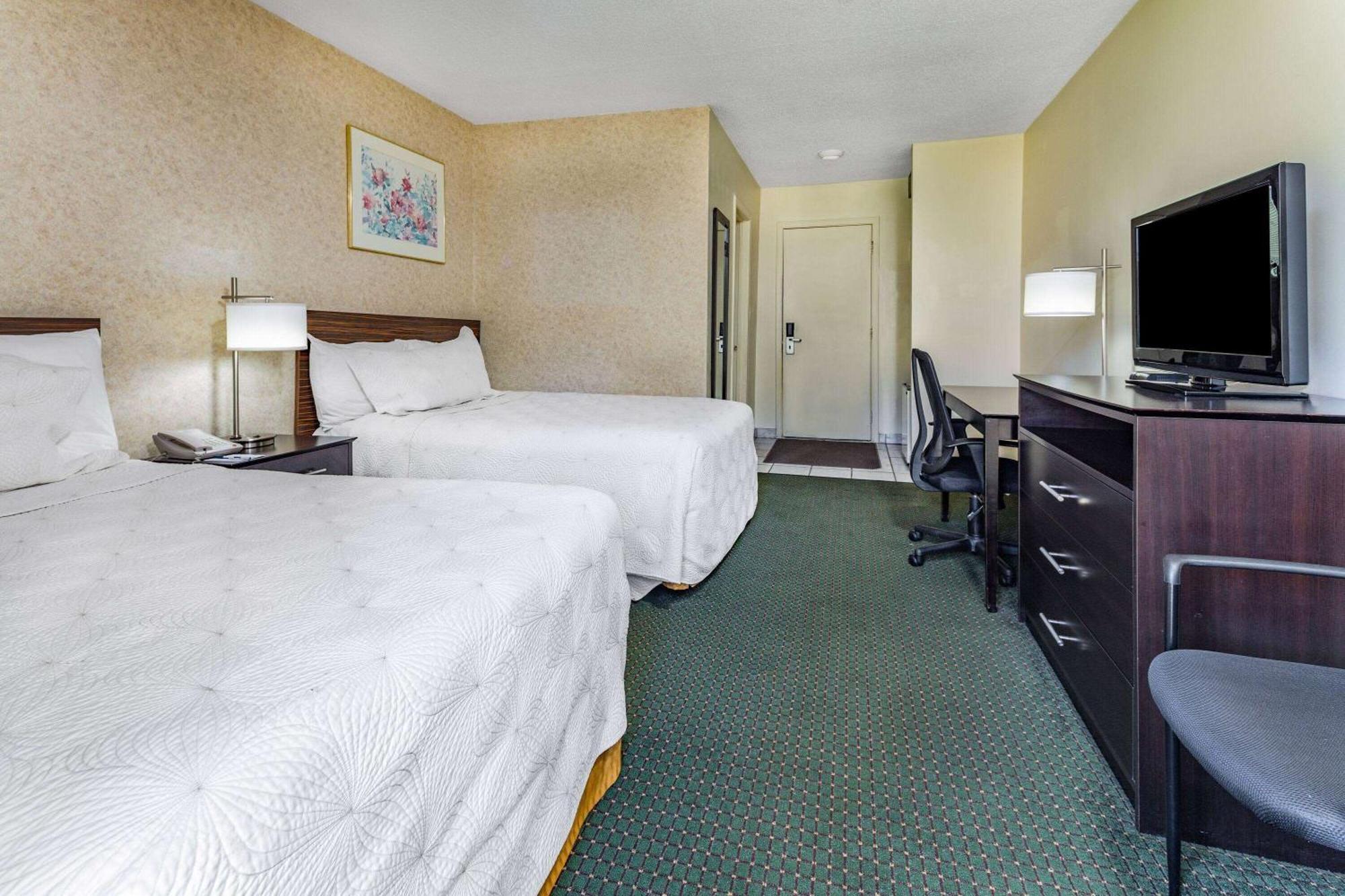 Travelodge By Wyndham Bracebridge Esterno foto